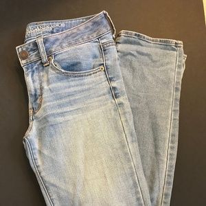 AMERICAN EAGLE Straight Leg Light Wash Jeans